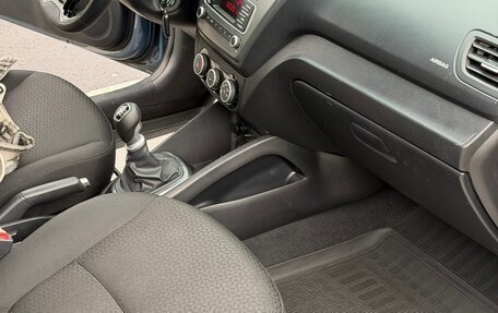 KIA Rio III рестайлинг, 2015 год, 930 000 рублей, 34 фотография