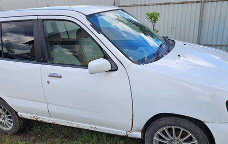 Nissan Cube II, 2001 год, 230 000 рублей, 2 фотография