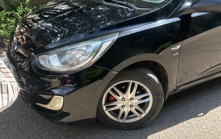Hyundai Solaris II рестайлинг, 2011 год, 575 000 рублей, 4 фотография