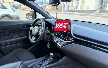 Toyota C-HR I рестайлинг, 2019 год, 2 079 000 рублей, 7 фотография