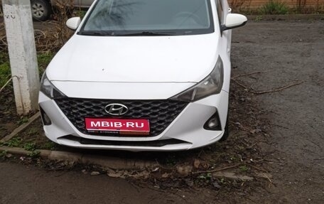 Hyundai Solaris II рестайлинг, 2021 год, 1 100 000 рублей, 1 фотография