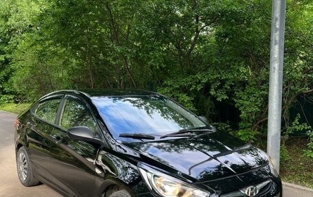 Hyundai Solaris II рестайлинг, 2011 год, 610 000 рублей, 1 фотография