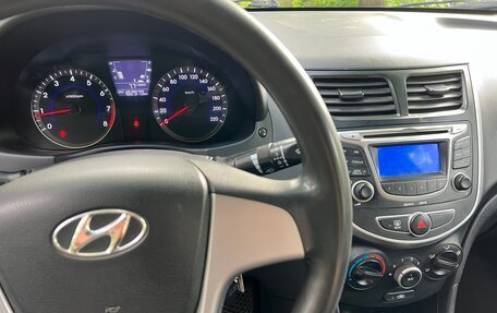 Hyundai Solaris II рестайлинг, 2011 год, 610 000 рублей, 7 фотография