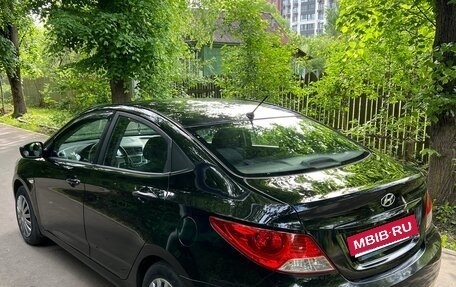 Hyundai Solaris II рестайлинг, 2011 год, 610 000 рублей, 2 фотография