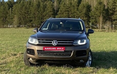 Volkswagen Touareg III, 2013 год, 2 100 000 рублей, 2 фотография