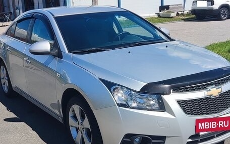 Chevrolet Cruze II, 2010 год, 625 000 рублей, 3 фотография