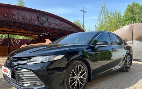Toyota Camry, 2018 год, 2 750 000 рублей, 6 фотография