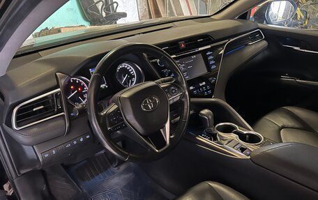 Toyota Camry, 2018 год, 2 750 000 рублей, 10 фотография