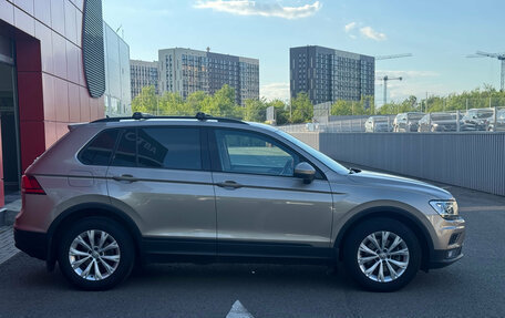 Volkswagen Tiguan II, 2019 год, 2 330 000 рублей, 4 фотография
