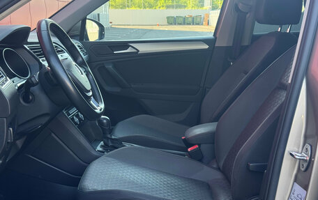 Volkswagen Tiguan II, 2019 год, 2 330 000 рублей, 8 фотография