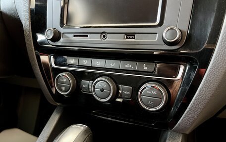 Volkswagen Jetta VI, 2018 год, 1 339 000 рублей, 15 фотография