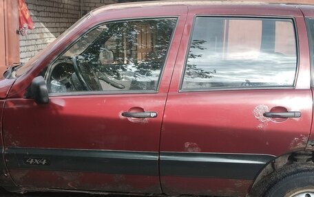 Chevrolet Niva I рестайлинг, 2005 год, 140 000 рублей, 4 фотография