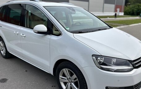 Volkswagen Sharan II, 2019 год, 2 800 000 рублей, 2 фотография