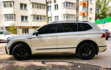 Volkswagen Tiguan II, 2020 год, 3 399 000 рублей, 6 фотография