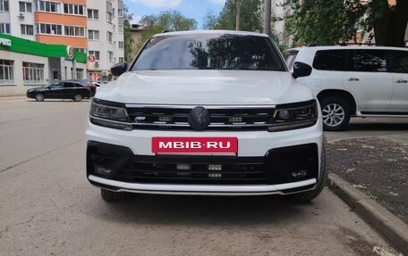 Volkswagen Tiguan II, 2020 год, 3 399 000 рублей, 2 фотография