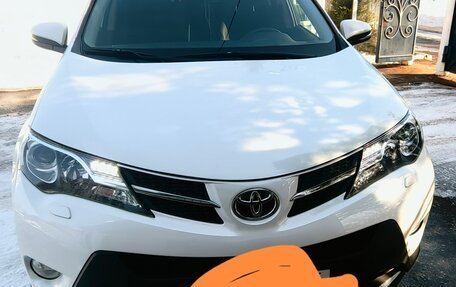 Toyota RAV4, 2015 год, 1 900 000 рублей, 2 фотография