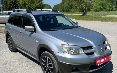 Mitsubishi Outlander III рестайлинг 3, 2005 год, 845 000 рублей, 3 фотография
