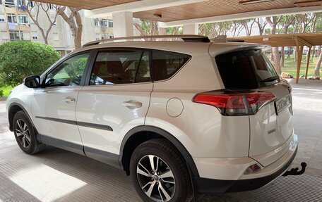 Toyota RAV4, 2018 год, 2 950 000 рублей, 2 фотография