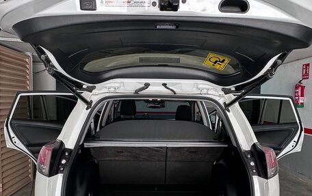 Toyota RAV4, 2018 год, 2 950 000 рублей, 4 фотография