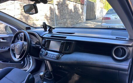 Toyota RAV4, 2018 год, 2 950 000 рублей, 11 фотография