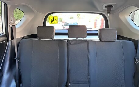 Toyota RAV4, 2018 год, 2 950 000 рублей, 22 фотография
