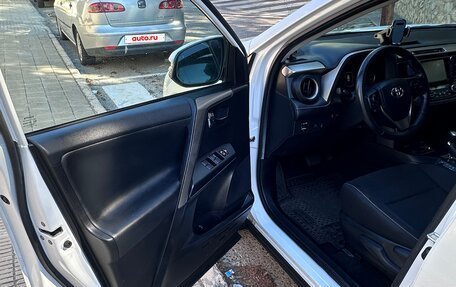 Toyota RAV4, 2018 год, 2 950 000 рублей, 19 фотография