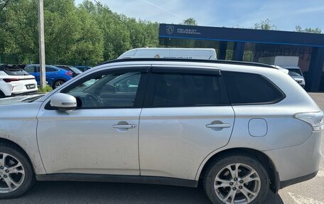Mitsubishi Outlander III рестайлинг 3, 2013 год, 1 350 000 рублей, 11 фотография
