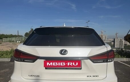 Lexus RX IV рестайлинг, 2019 год, 5 800 000 рублей, 2 фотография