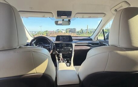 Lexus RX IV рестайлинг, 2019 год, 5 800 000 рублей, 12 фотография