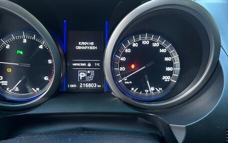 Toyota Land Cruiser Prado 150 рестайлинг 2, 2016 год, 3 500 000 рублей, 8 фотография