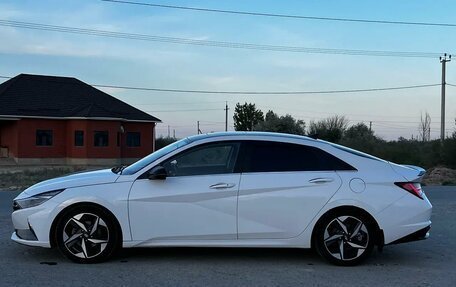 Hyundai Elantra, 2023 год, 1 550 000 рублей, 5 фотография