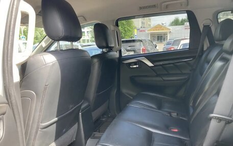 Mitsubishi Pajero Sport III рестайлинг, 2018 год, 2 240 000 рублей, 6 фотография
