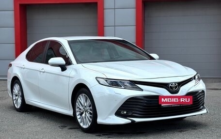Toyota Camry, 2020 год, 2 690 000 рублей, 2 фотография