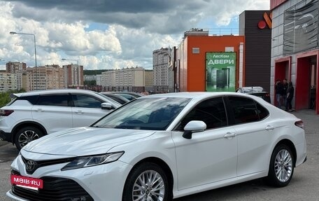 Toyota Camry, 2020 год, 2 690 000 рублей, 6 фотография