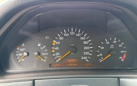 Mercedes-Benz E-Класс, 1998 год, 675 000 рублей, 10 фотография