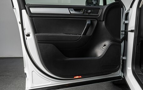 Volkswagen Touareg III, 2012 год, 2 249 000 рублей, 11 фотография