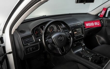 Volkswagen Touareg III, 2012 год, 2 249 000 рублей, 10 фотография