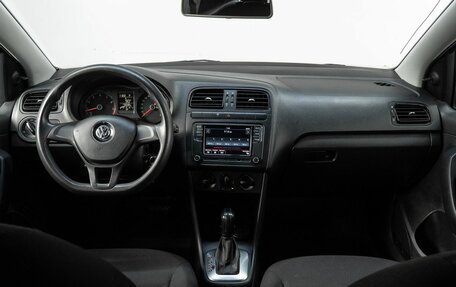 Volkswagen Polo VI (EU Market), 2018 год, 1 100 000 рублей, 17 фотография