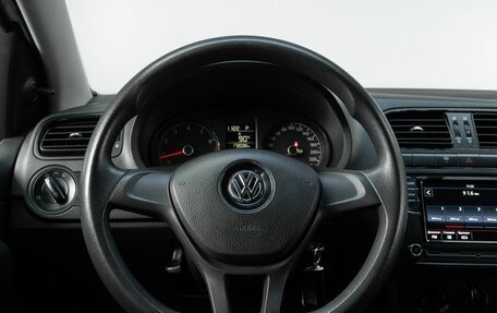 Volkswagen Polo VI (EU Market), 2018 год, 1 100 000 рублей, 18 фотография