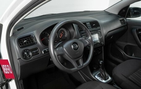 Volkswagen Polo VI (EU Market), 2018 год, 1 100 000 рублей, 10 фотография