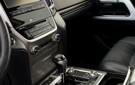 Toyota Land Cruiser 200, 2016 год, 5 250 000 рублей, 10 фотография
