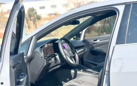 Volkswagen Golf VIII, 2023 год, 1 760 000 рублей, 9 фотография