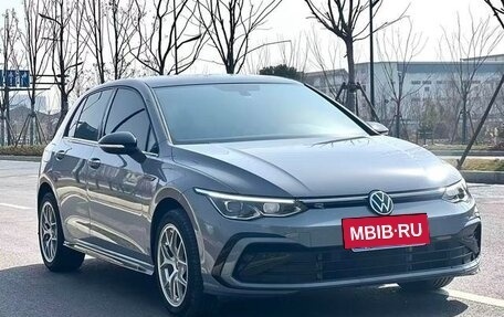 Volkswagen Golf VIII, 2023 год, 1 760 000 рублей, 3 фотография