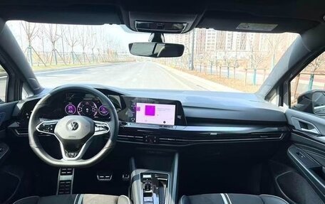 Volkswagen Golf VIII, 2023 год, 1 760 000 рублей, 13 фотография