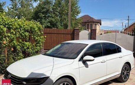 Volkswagen Passat B8 рестайлинг, 2017 год, 1 950 000 рублей, 2 фотография