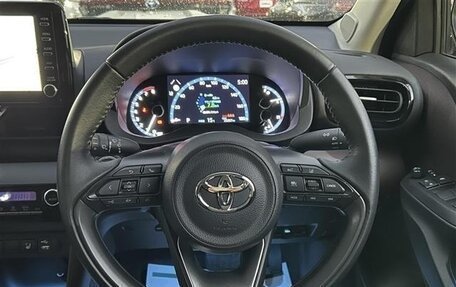 Toyota Yaris Cross, 2021 год, 1 270 000 рублей, 20 фотография