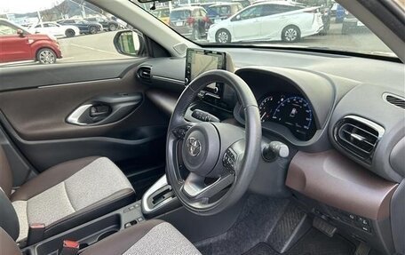 Toyota Yaris Cross, 2021 год, 1 270 000 рублей, 18 фотография