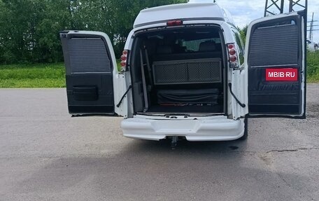 GMC Savana I, 2010 год, 3 450 000 рублей, 4 фотография