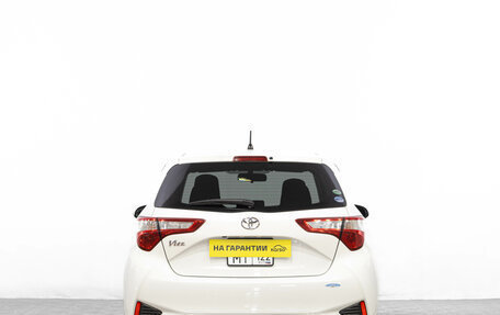 Toyota Vitz, 2017 год, 949 000 рублей, 6 фотография