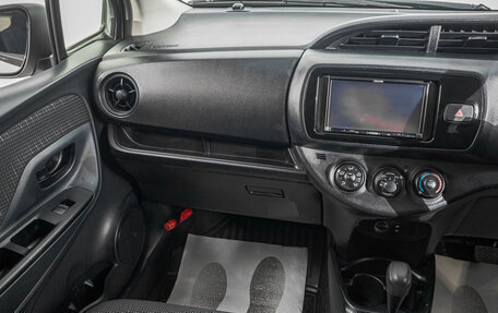 Toyota Vitz, 2017 год, 949 000 рублей, 19 фотография